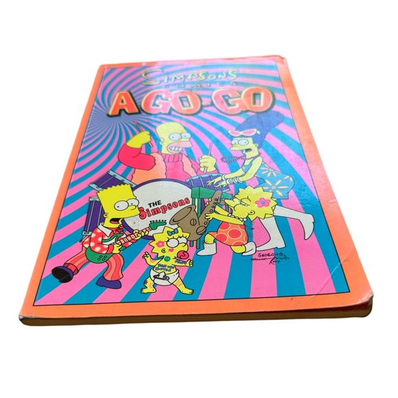 Simpsons Comics A Go-Go - Picture 3 of 11